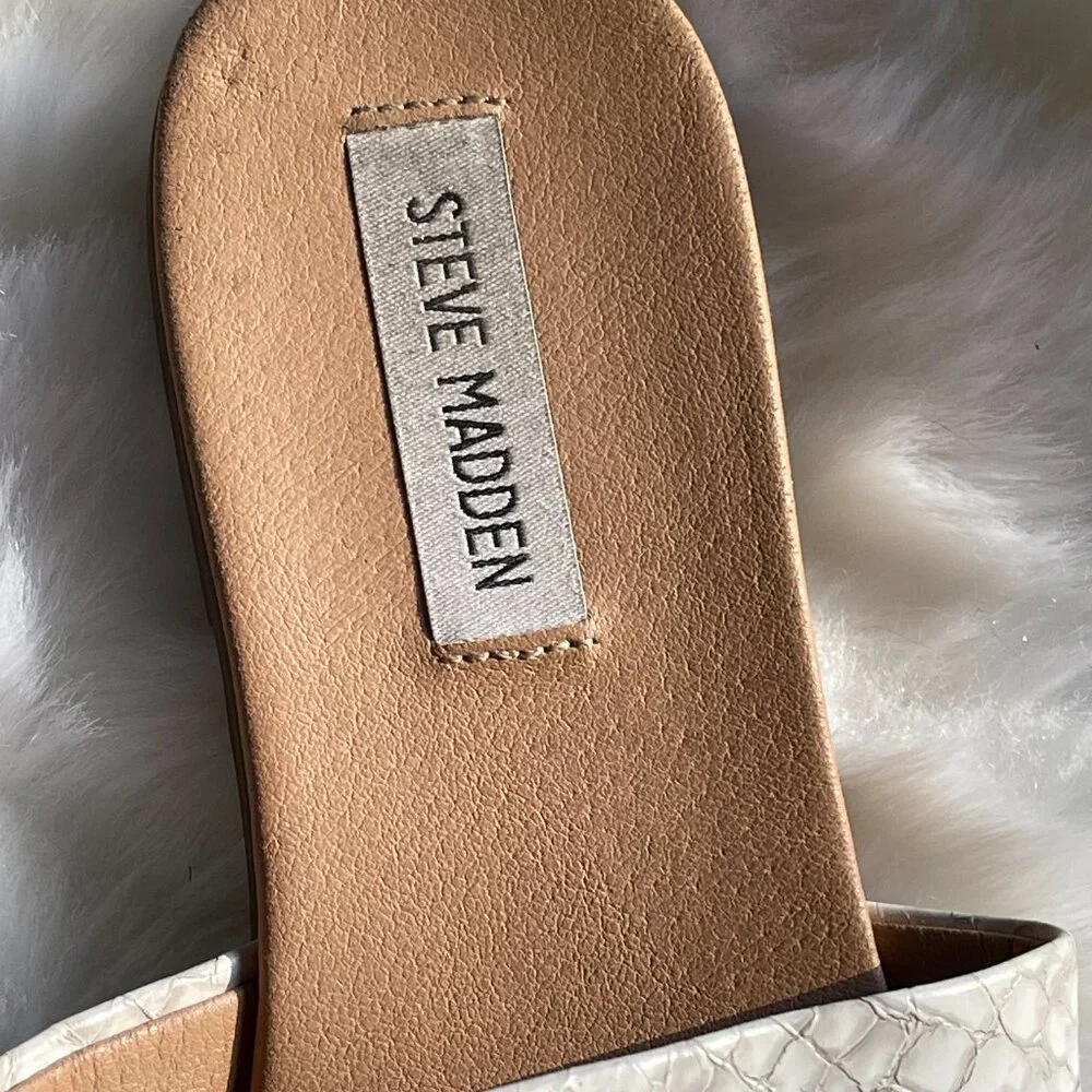 Steve Madden Women's Karolyn White Snakeskin Slides Slip On Sandals Size 9 - Picture 7 of 10